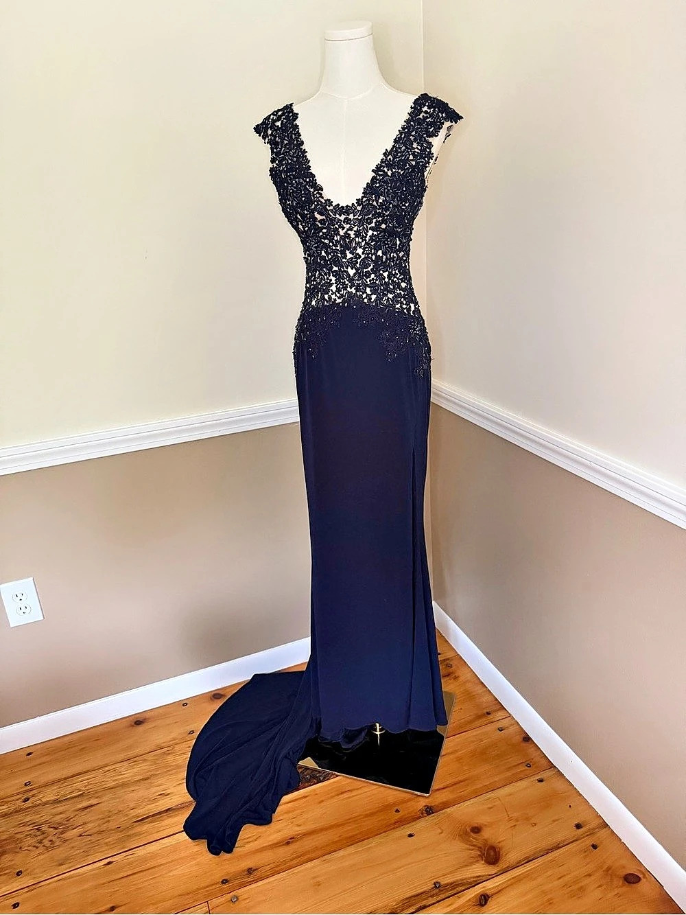 Navy Jovani size 4 beaded Lace Maxi Gown Like New
